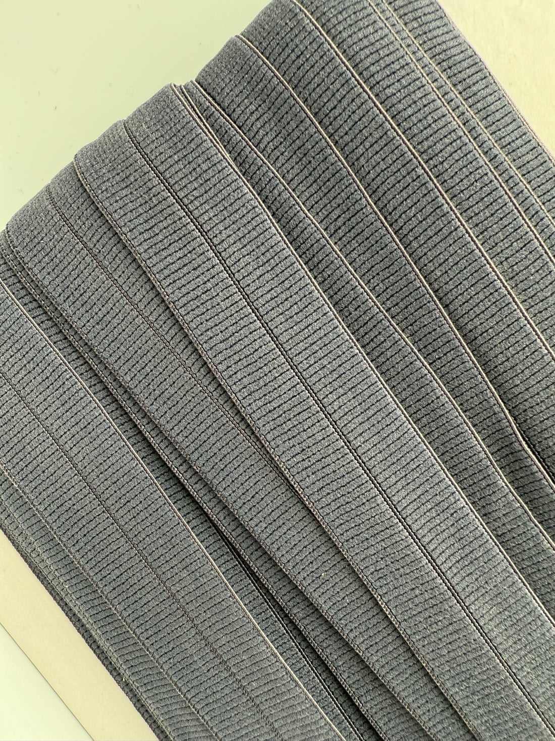 Mørke Grå- Foldeelastik 2 cm bred