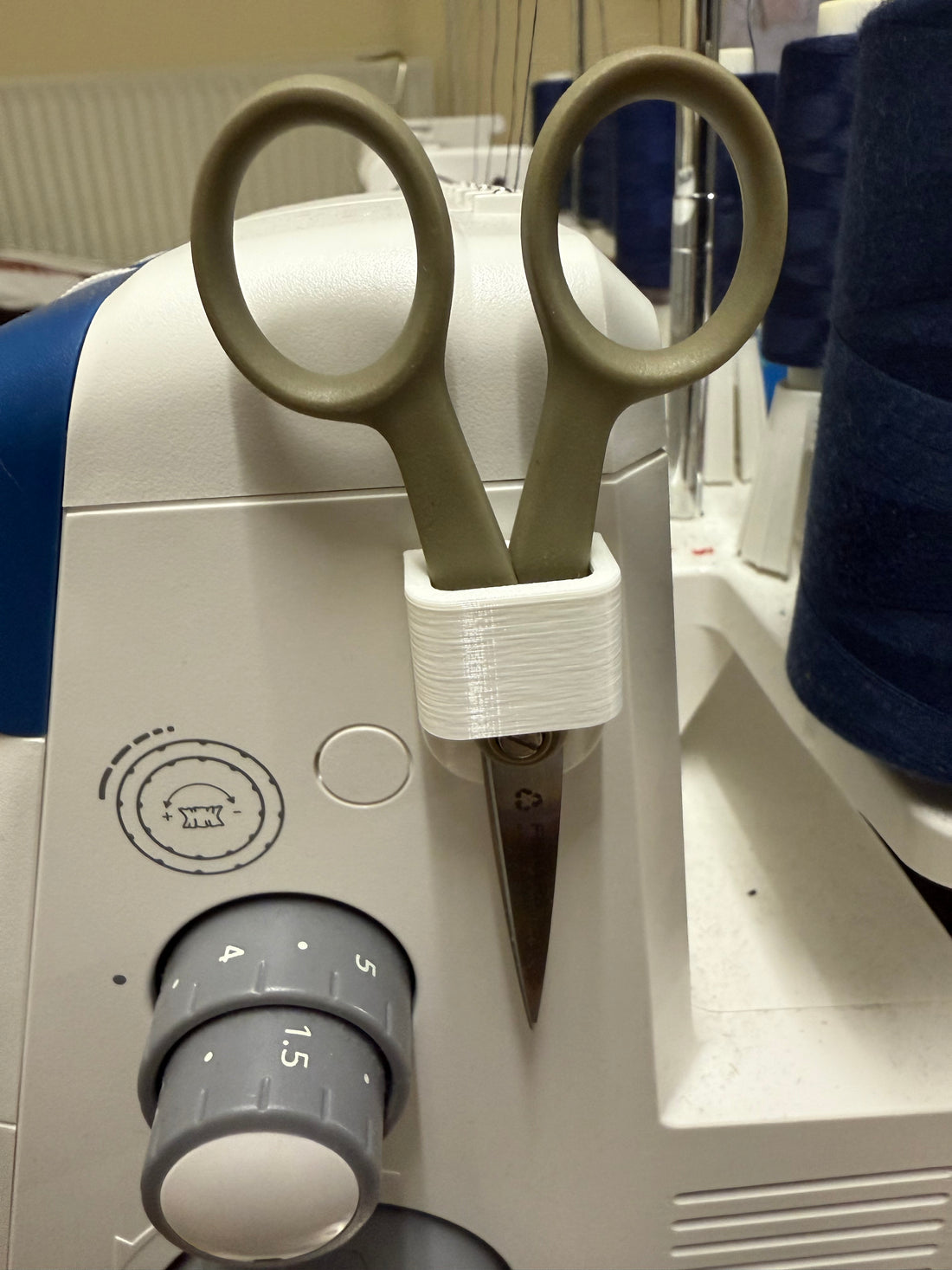 Sakseholder til symaskine/overlock, coverstitch