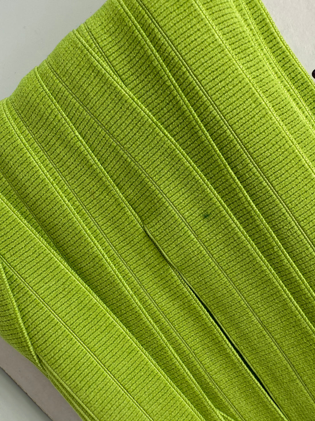 Lime grøn- Foldeelastik 2 cm bred