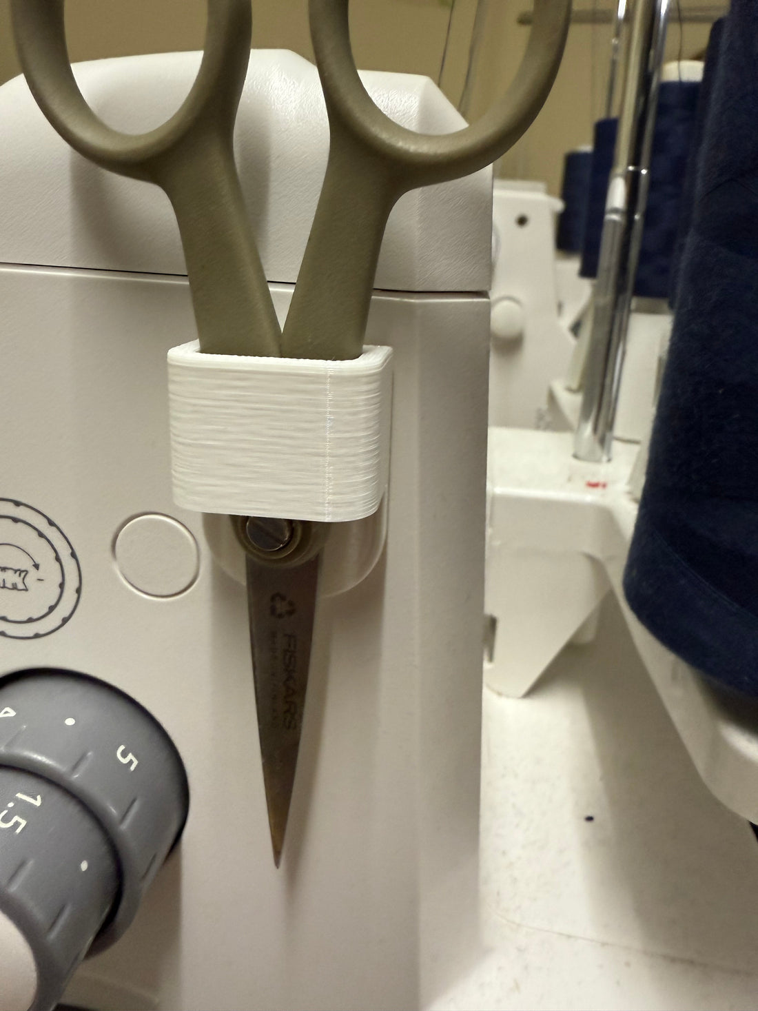 Sakseholder til symaskine/overlock, coverstitch