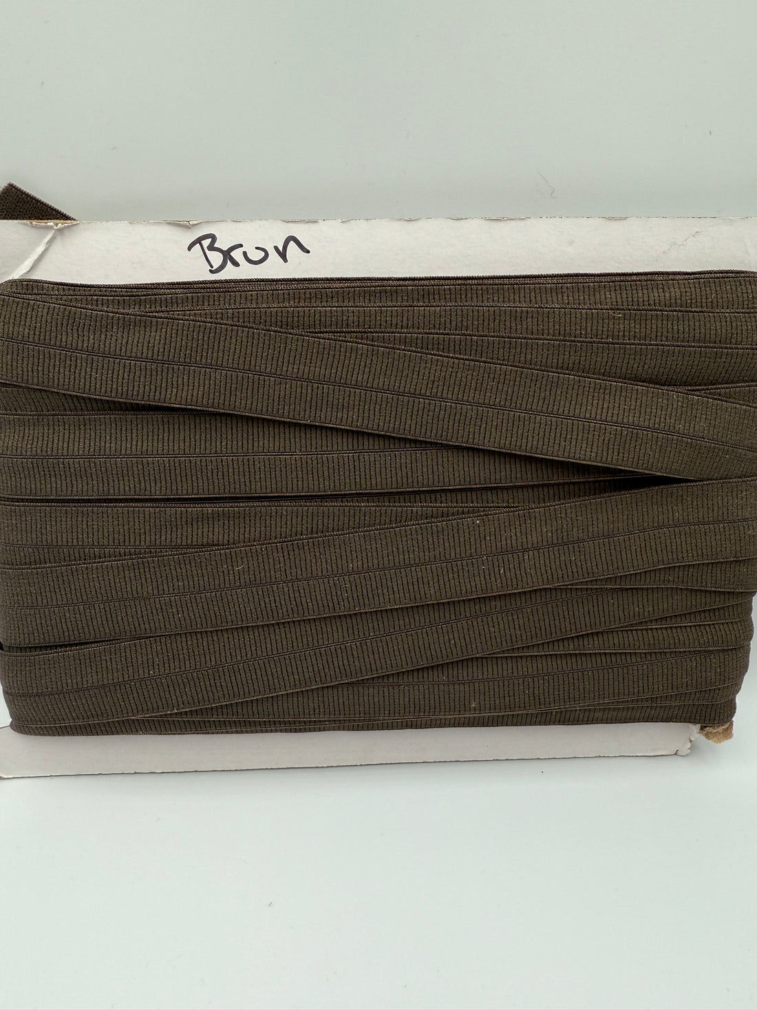 Brun - Foldeelastik 2 cm bred